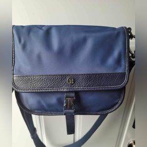 Lululemon Now and Always bag